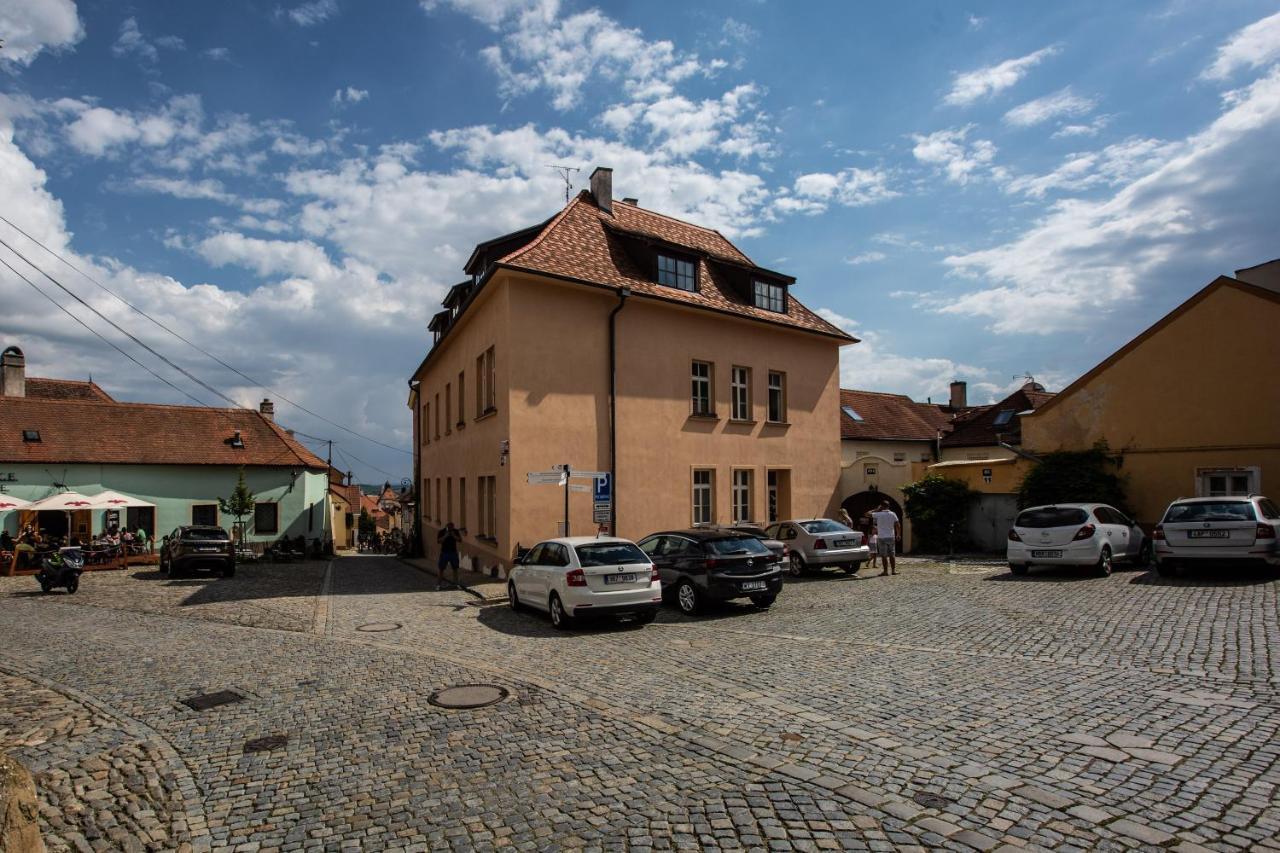 Apartmany Na Mikulasskem Namesti Znojmo Exterior foto