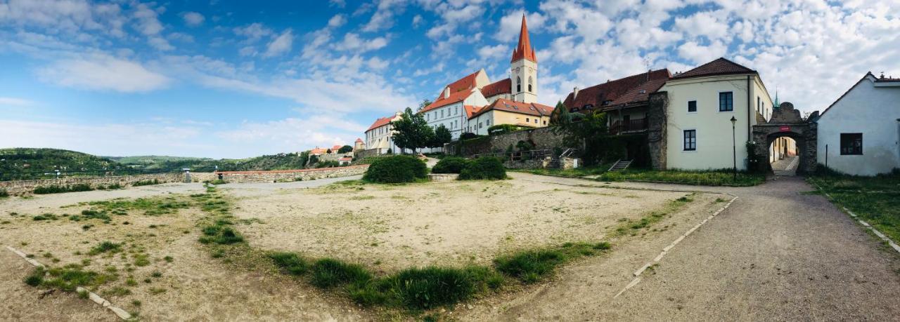 Apartmany Na Mikulasskem Namesti Znojmo Exterior foto